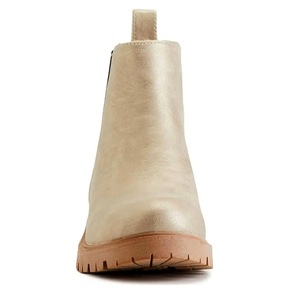 New w/Box Seven7 Billie Faux Leather Gold Chelsea Ankle Booties Size 6 - Picture 5 of 8